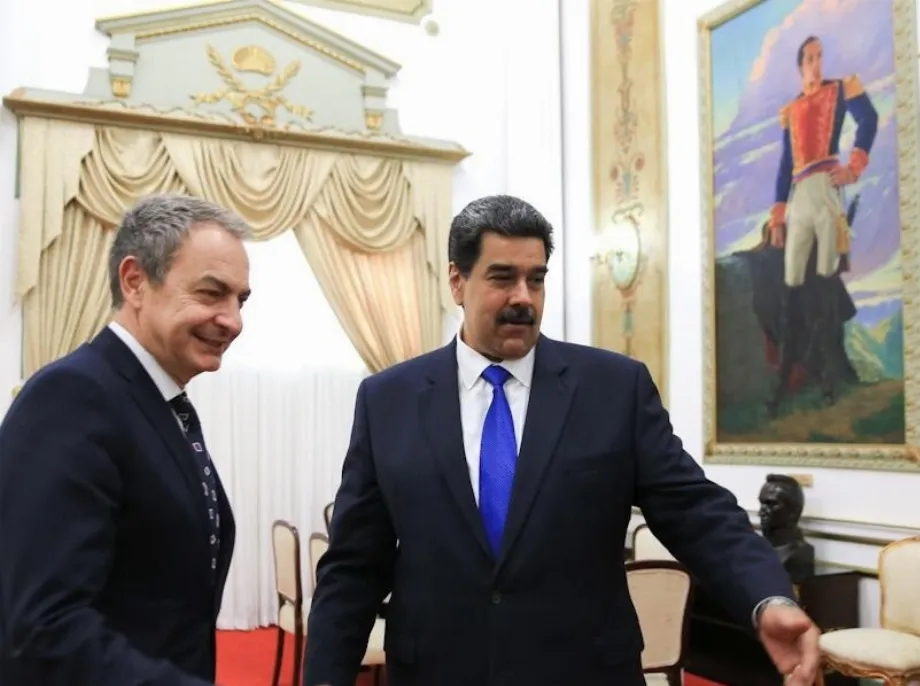 L'ancien président du PSOE de 2004 à 2011 José Luis Rodríguez Zapatero et le dirigeant vénézuélien Nicolás Maduro. (PRÉSIDENCE DU VENEZUELA)