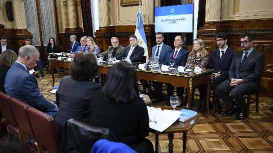 Sans signatures du kirchnerisme, le Sénat a émis un avis pour dénoncer la fraude électorale au Venezuela.