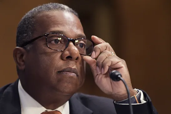 L'avertissement de Brian Nichols au régime de Maduro face à l'escalade de violence militaire : "Le monde observe".