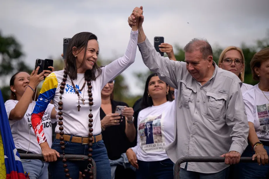 La leader de l'opposition a annoncé que cet acte, qui se tiendra “dans et hors” du Venezuela, aura lieu “très bientôt” et que l'appel sera publié “dans les prochaines heures”, en soutien au candidat de la Plateforme Unitaire Démocratique, Edmundo González Urrutia