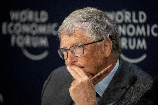 Bill Gates prédit l'avenir de l'éducation : Qu'est-ce qui est mieux, étudier virtuellement ou en présentiel ?