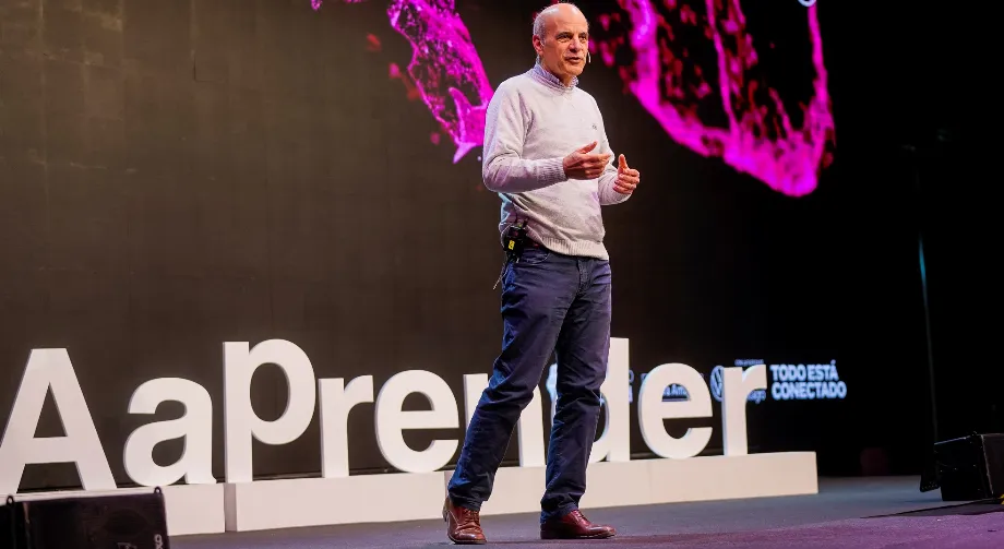 "Nous devons utiliser toutes les technologies qui nous rapprochent, à notre avantage", a assuré le chercheur Martín Oesterheld
