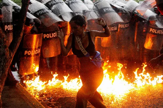La Cour Pénale Internationale surveille les dénonciations de violence au Venezuela et a lancé un fort avertissement au régime de Maduro.