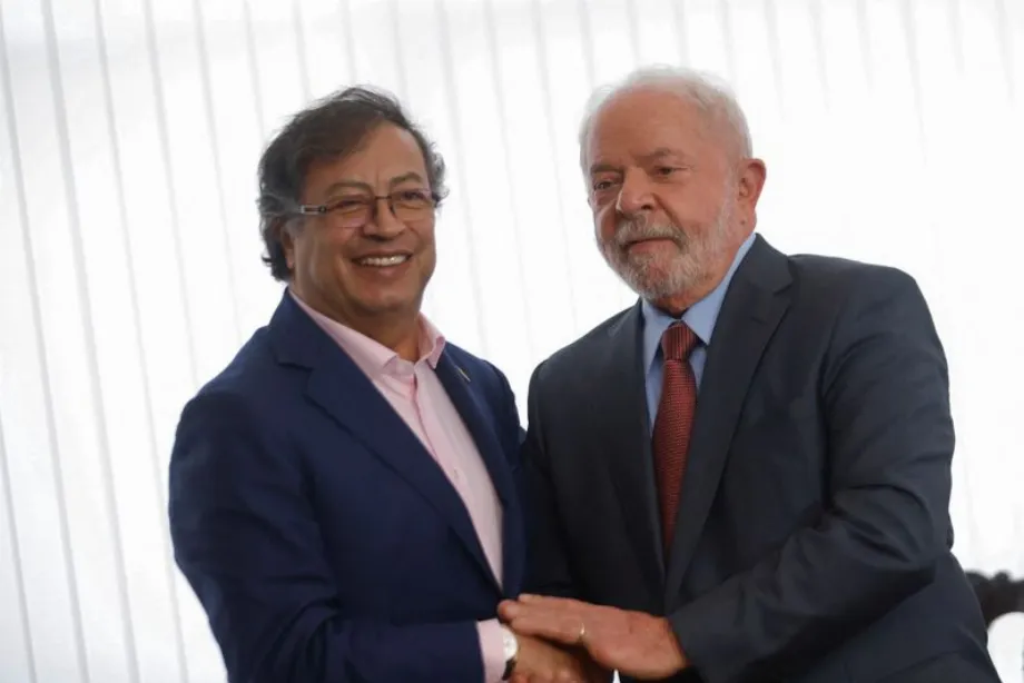 Les présidents du Brésil et de la Colombie ont discuté ce mercredi de plusieurs options pour négocier la fin de la crise vénézuélienne suite au résultat électoral controversé annoncé par le CNE, soumis à la dictature maduriste (REUTERS/Adriano Machado)