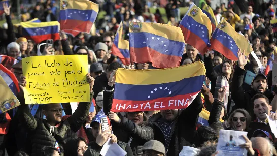 Marche massive à Buenos Aires pour protester contre la fraude électoral au Venezuela.