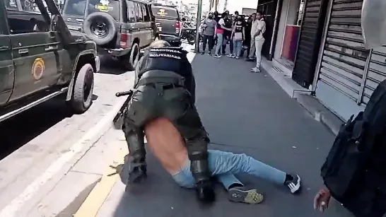 Les vidéos de la répression chaviste des manifestations pacifiques contre la fraude électoral au Venezuela.