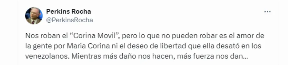 Perkins Rocha, conseiller de la PUD, a vivement critiqué la confiscation du camion, affirmant que, bien que le régime ait pu voler le véhicule, “ce qu'ils ne peuvent pas voler c'est l'amour du peuple pour María Corina 