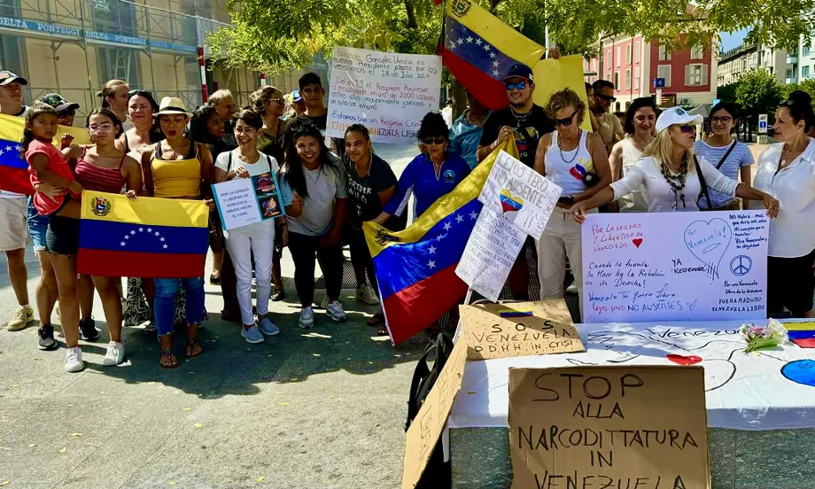 Partout dans le monde, des Vénézuéliens sont sortis réclamer la victoire d'Edmundo González Urrutia lors des élections du 28 juillet 