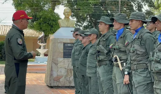 Un général vénézuélien a assuré que le Commandant de l'Aviation est engagé envers le régime de Maduro malgré le fraude électoral.