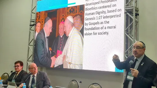 Le rabbin argentin Fishel Szlajen a prononcé une conférence lors du Forum interreligieux du G20.