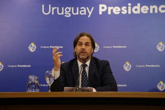 Luis Lacalle Pou a remis en question la proposition de répéter les élections au Venezuela : « On les fait jusqu'à ce que celui qu'ils veulent gagne ? »