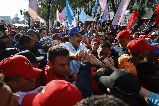 Maduro dit que González Urrutia est la représentation de la "déloyauté" à la Constitution.