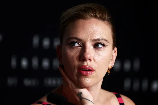 Le grand mensonge vécu par Scarlett Johansson avec l'IA et l'utilisation de sa voix avec ChatGPT.