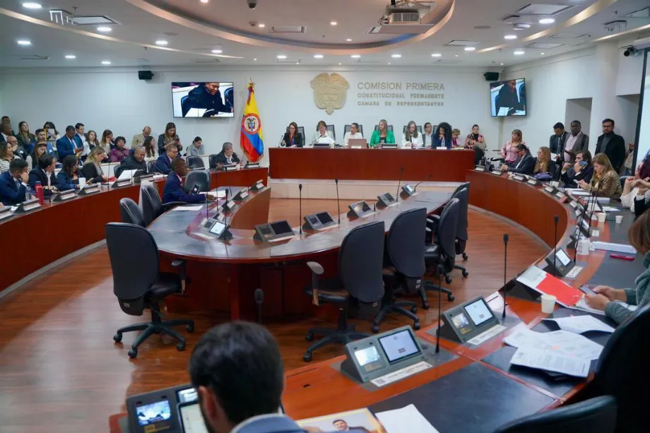 La Commission Première Constitutionnelle de la Chambre des Représentants de Colombie a discuté en session de la situation au Venezuela face à la fraude électorale et à la violation des droits de l'homme des Vénézuéliens - crédit @Pr1meroJusticia/X