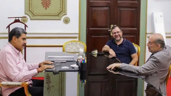 Álvaro Leyva, ancien chancelier du gouvernement Petro, a parlé de son voyage surprenant au Venezuela : il a assuré qu'il se réunira à nouveau avec Nicolás Maduro.