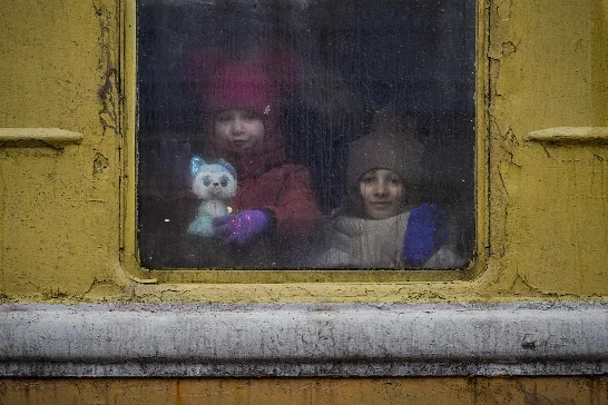 Être enfant dans le totalitarisme