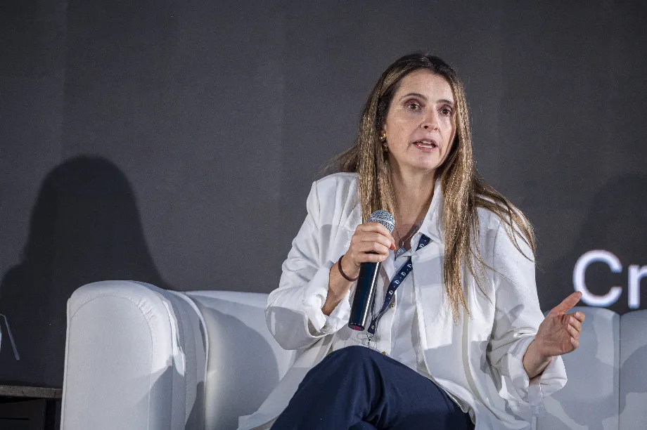 Paloma Valencia senadora par le Centre Démocratique, est allée à la Cour Pénale Internationale pour dénoncer le dictateur Maduro - crédit Pedraza Producciones