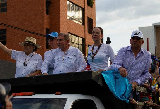 María Corina Machado a répudié l'ordre d'arrestation du chavisme contre Edmundo González Urrutia.