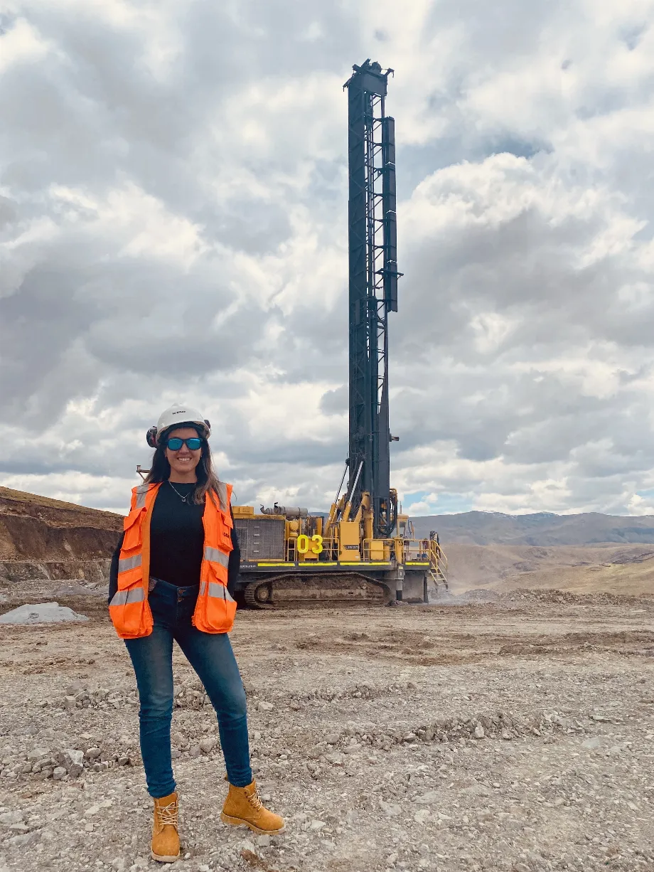 Melissa Amado lors de ses travaux dans le secteur minier. Photo de courtoisie