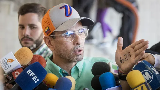 L'opposant Henrique Capriles a demandé "une Venezuela démocratique" sans prisonniers politiques.