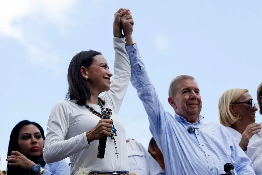 María Corina Machado et Edmundo González Urrutia, lors d'une mobilisation à Caracas contre la fraude électorale (REUTERS/Leonardo Fernandez Viloria)