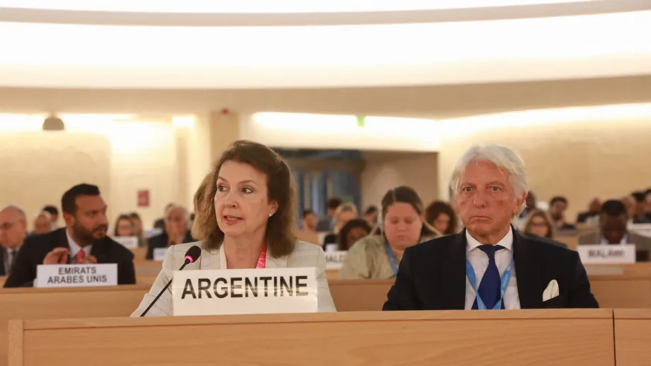 Diana Mondino avec Carlos Foradori, représentant argentin auprès des organismes internationaux.