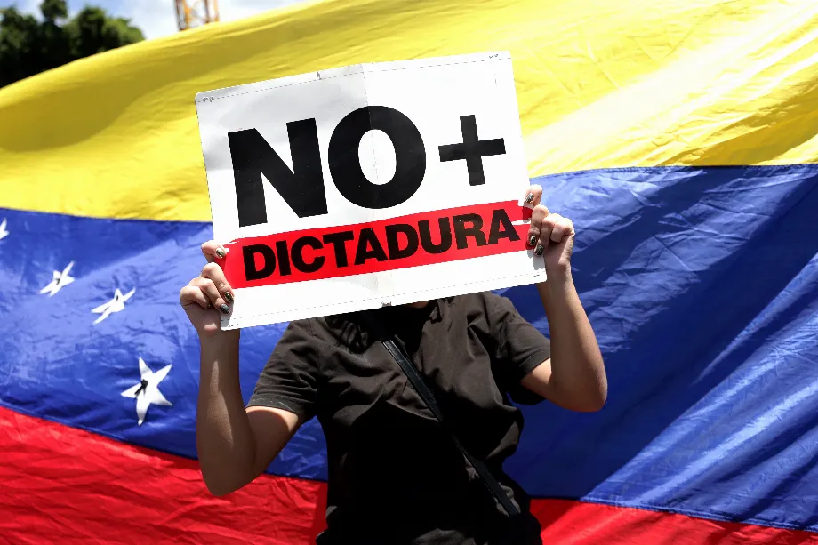 Photo de manifestations de Vénézuéliens contre le régime du président, Nicolás Maduro. EFE/Ronald Peña R