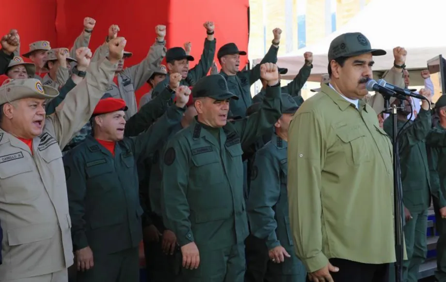 Maduro se refuge in the military leadership to seek to defend the legitimacy of the fraud he committed in the presidential elections last July.
