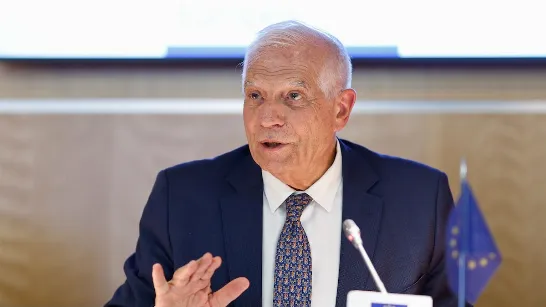 À deux mois de la fraude chaviste, Josep Borrell a déclaré que Nicolás Maduro sera un président de facto : « Comme il l'est déjà maintenant ».