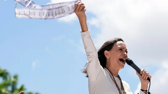 María Corina Machado a remercié le Centre Carter pour avoir présenté les actes qui prouvent la fraude chaviste : “Ils ont la vérité entre leurs mains.”