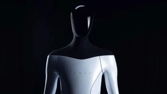 La fin des maisons de retraite ? Elon Musk assure que ses robots avec IA pourront s'occuper des personnes âgées.