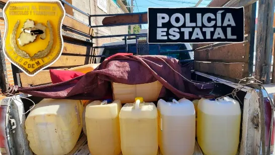 Ecatepec : deux hommes arrêtés pour vente d'hydrocarbures sur la voie publique.