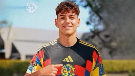 Thiago Espinosa est déjà au Mexique pour signer avec l'América : “J'arrive au plus grand du Mexique.”