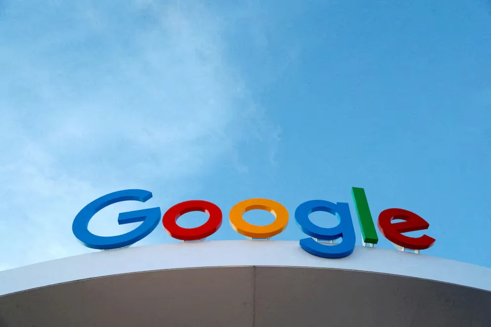 Google a lancé Gemma 4, une famille de modèles d'intelligence artificielle à intégrer dans différentes plateformes. REUTERS/Steve Marcus//Photo d'archive/Photo d'archive