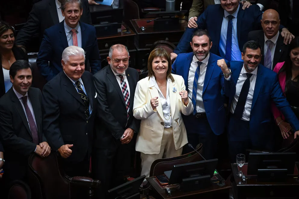 Le bloc officiel a célébré