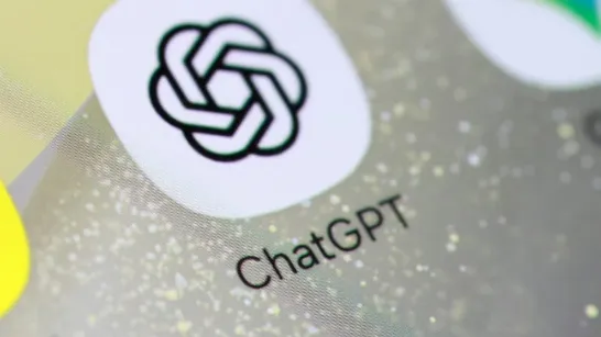 Les utilisateurs de ChatGPT désinstallent l'application en raison de l'accord d'OpenAI avec le Pentagone.