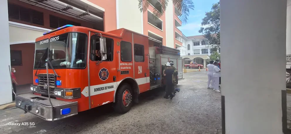 Le bien-nommé Corps des Sapeurs-Pompiers du Panama porte plainte contre d'anciens dirigeants.