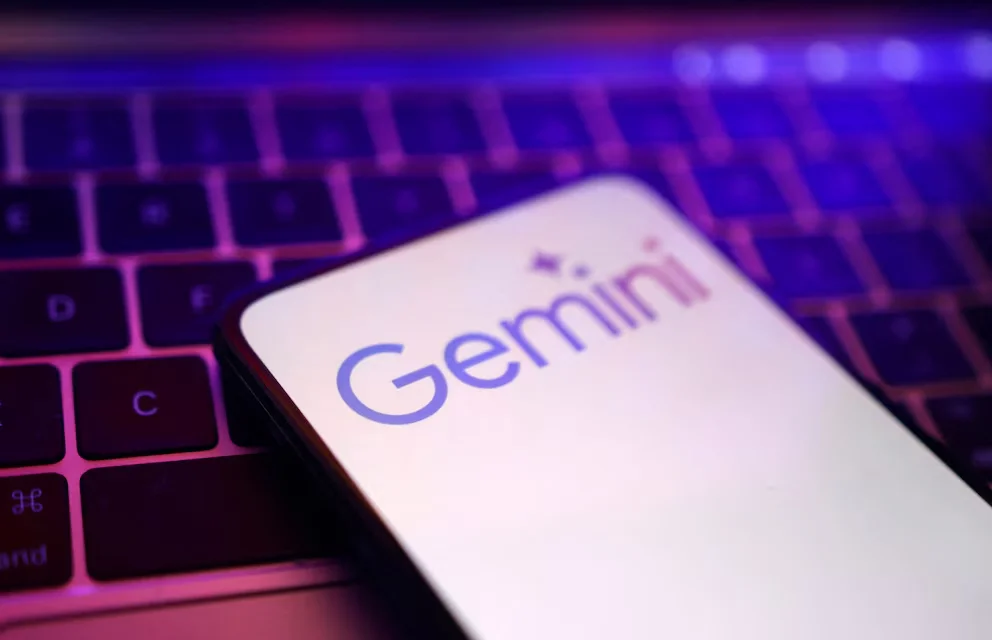 Gemini peut être utilisé pour des tâches créatives, l'assistance en rédaction, l'analyse d'information, la génération musicale et plus encore. REUTERS/Dado Ruvic