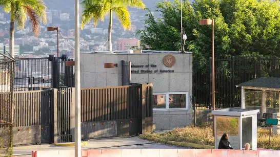 Les États-Unis ont déclaré que la réouverture de leur ambassade à Caracas n'est que le premier pas du plan de Trump.
