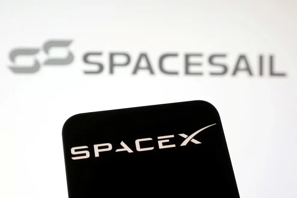 L'introduction en bourse facilitera la concurrence de SpaceX pour des contrats fédéraux stratégiques, notamment dans la défense et les communications satellites (REUTERS/Dado Ruvic/Illustration)