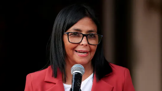 Delcy Rodríguez continue à la tête du Venezuela malgré l'expiration du délai accordé par le Tribunal Suprême.