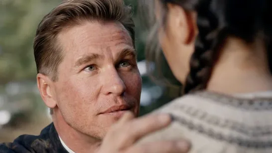 Voici à quoi ressemble la version IA de Val Kilmer dans la première bande-annonce du western “As Deep as the Grave”.