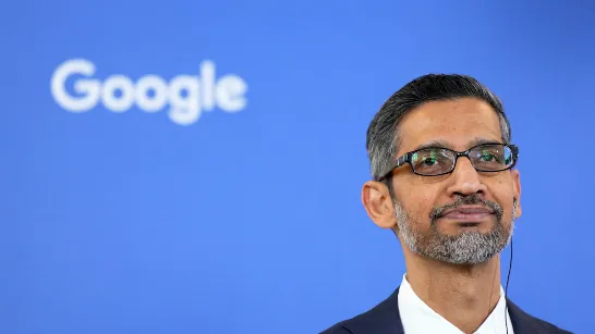 De assistants à créateurs : ainsi change le travail aujourd'hui avec l'IA, selon Sundar Pichai.