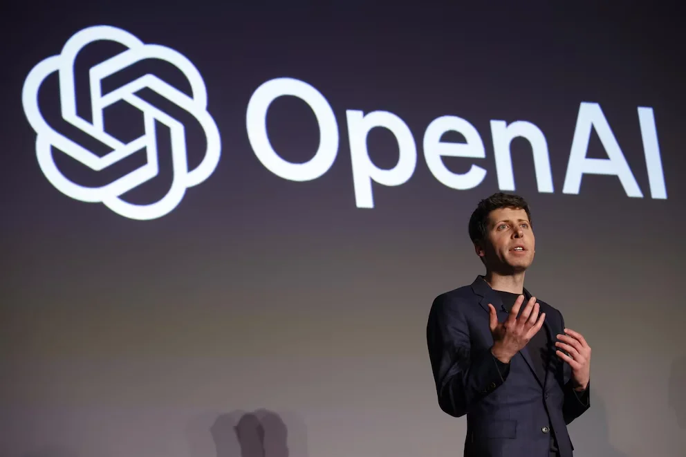 OpenAI a réalisé diverses tests internes pour comparer GPT-5.5 avec des modèles d'IA de ses concurrents. (Europa Press)