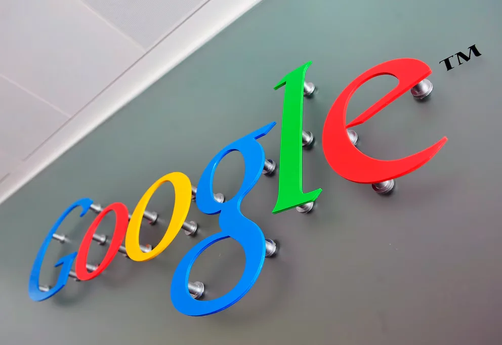 75% du code chez Google est déjà généré par l'IA : opportunités et risques de l'automatisation totale - EFE/Daniel Deme