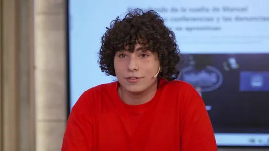 Elle a 16 ans, est au lycée et a fondé sa propre entreprise de restauration.