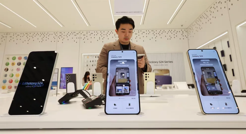 Samsung propose une option pour limiter le traitement des données d'IA au niveau local, sans envoyer d'informations vers le cloud. (Europa Press)