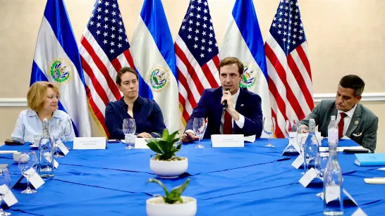 Le sous-secrétaire américain, Caleb Orr, arrive au Salvador pour explorer des opportunités d'investissement au Salvador.