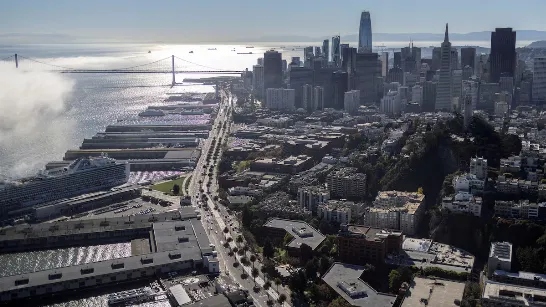 Pourquoi San Francisco parvient à croître tandis que Los Angeles perd de la population et des emplois, et quels sont les défis auxquels chaque ville est confrontée ?