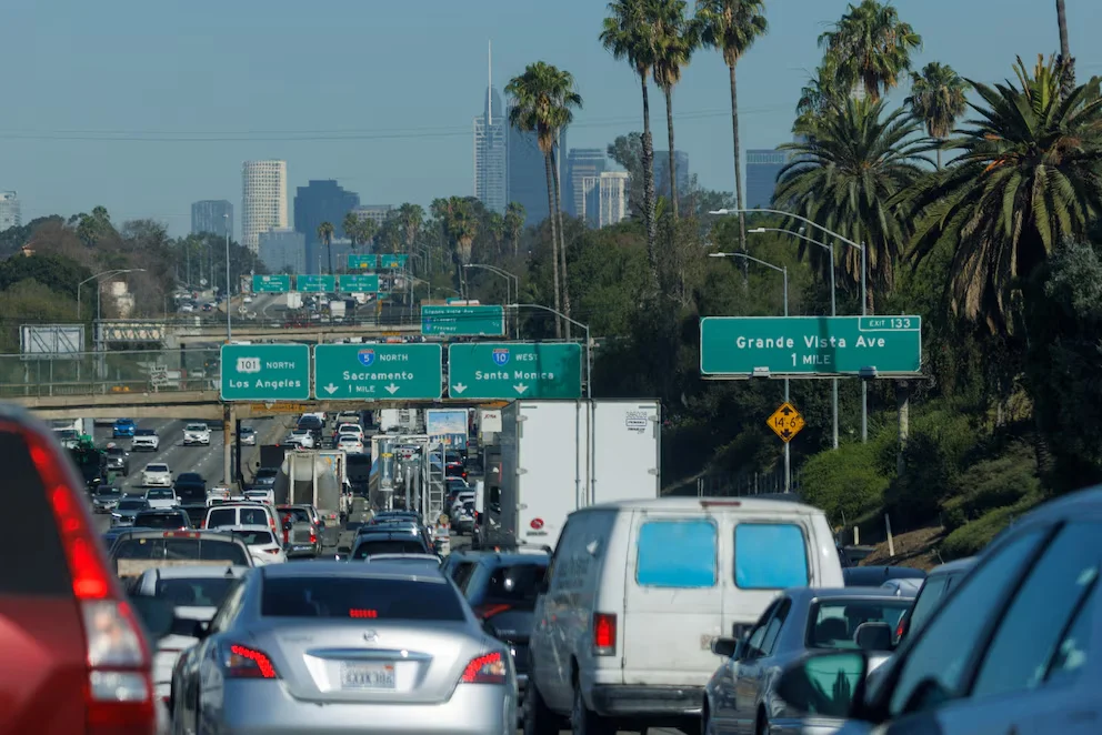 L'autoroute 68 intègre le système ATSC, qui ajuste les feux de circulation en temps réel selon le volume de véhicules et les conditions de trafic (REUTERS/Mike Blake/File Photo)